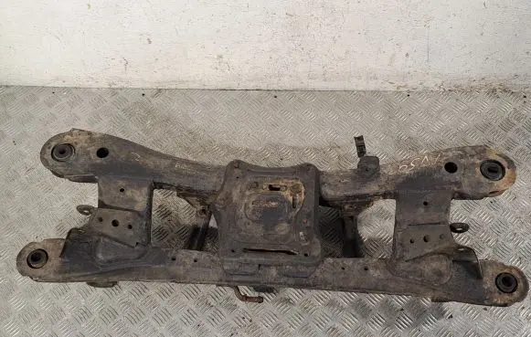 Toyota Avensis T270 Rear axle beam 5120605070