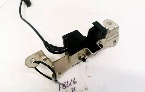 Volvo S80 Seat back rest lock catch 