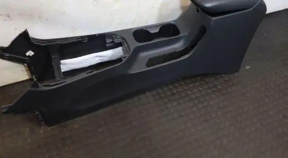 Hyundai i30 Center console