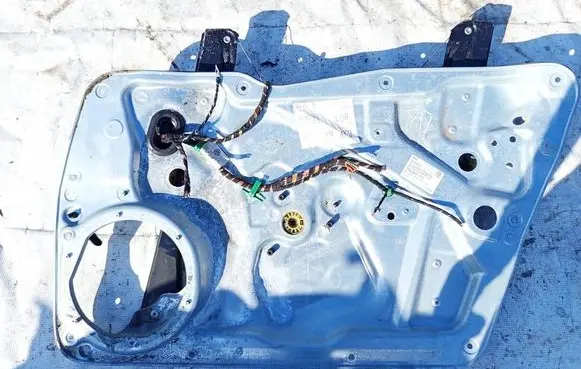 Volkswagen Tiguan Front door electric window regulator 5n2837730 5n0837462