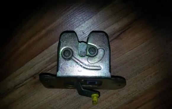 Mitsubishi Carisma Tailgate/trunk/boot lock/catch/latch