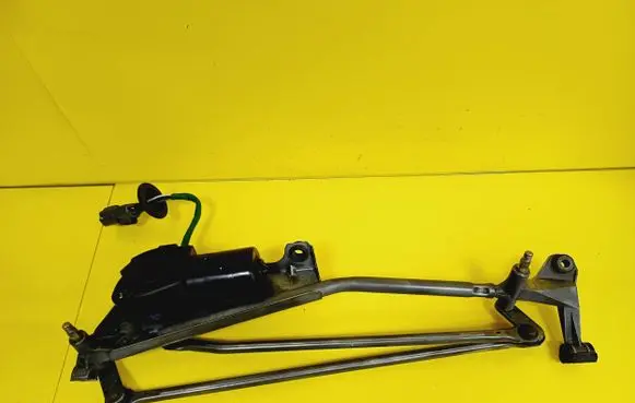 Honda Accord Front wiper linkage and motor 53558311