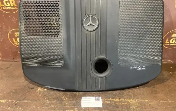 Mercedes-Benz C W204 Engine cover (trim) A6510102167