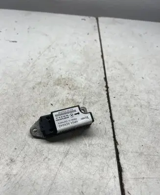Mercedes-Benz E W211 Airbag deployment crash/impact sensor 0008209926 0003981542010924 A9TTF03BK82