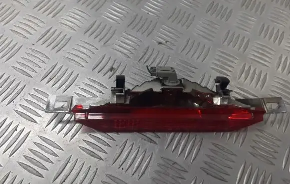 Toyota Corolla E120 E130 Third/center stoplight E111675