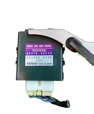 Toyota Land Cruiser (J120) Door central lock control unit/module 8597060030