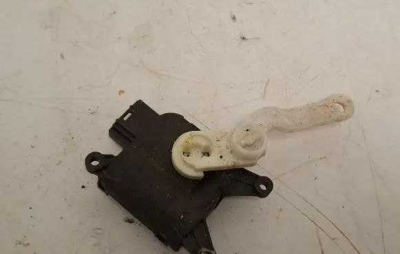 Volkswagen Golf V Air flap motor/actuator 3C1907511B
