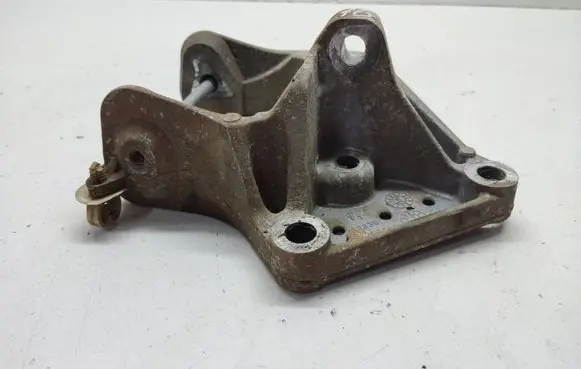 Chrysler Grand Voyager V Engine mounting bracket 04721570AA 72339
