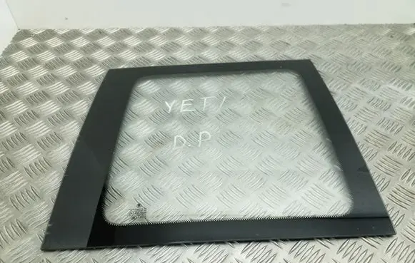 Skoda Yeti (5L) Rear door window glass 5L6845298