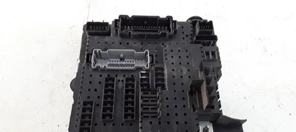 Volvo V70 Fuse module 30728512