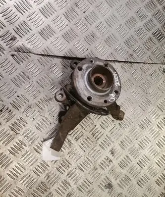 Nissan Note (E11) Front wheel hub