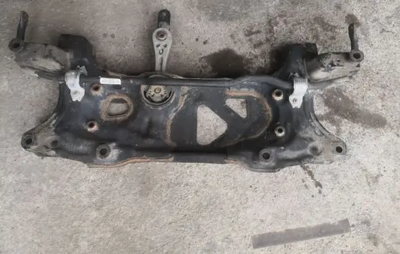 Volkswagen Jetta VI Front subframe