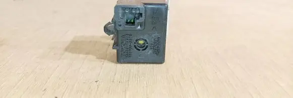 Toyota Corolla Verso E121 Horn buzzer relay 8665013010 0689003570 DENSO