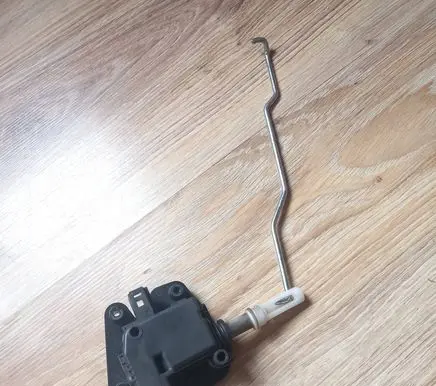 Audi A4 S4 B6 8E 8H Tailgate boot lock/latch motor 8E9827833