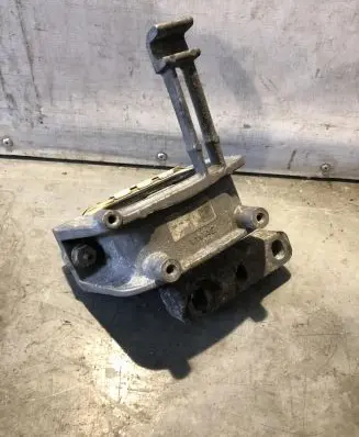Skoda Superb B8 (3V) Engine mount vacuum valve 3Q0199262J