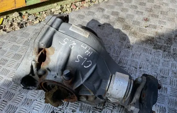 Mercedes-Benz CLS C218 X218 Rear differential A2183504300