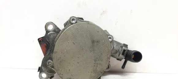 Nissan Qashqai Vacuum pump 8200845984