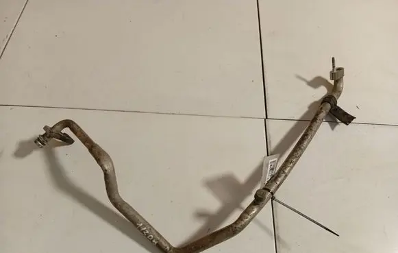 Toyota Yaris Air conditioning (A/C) pipe/hose 