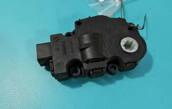 Mercedes-Benz Vito Viano W447 A/C air flow flap actuator/motor 410475520 IMPRK1604987