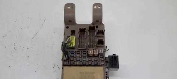 Toyota Corolla Verso E121 Fuse box set 8264113040 2323000231