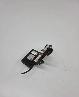 Porsche Macan (95B) Aerial antenna amplifier 95b907245a