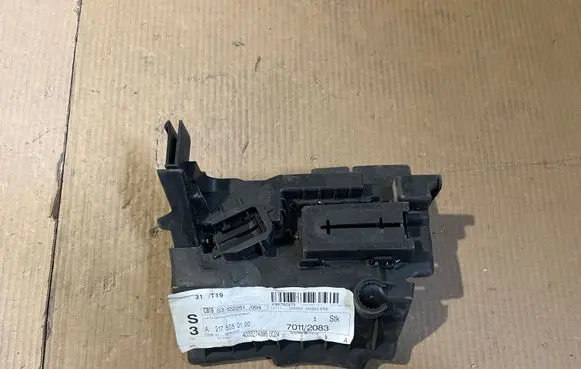 Mercedes-Benz S C217 Headlight/headlamp mounting bracket A2175050100