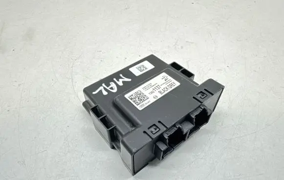 Chevrolet Malibu Parking PDC control unit/module 13521137 8370600000000X