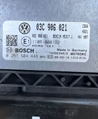 Volkswagen PASSAT B6 Engine control unit/module 03C906021 0261S04448