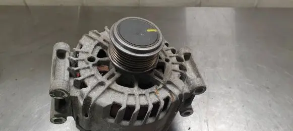 Volkswagen Golf VII Generator/alternator 06J903023H
