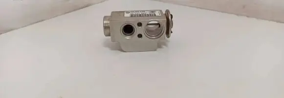 Audi Q7 4L Air conditioning (A/C) expansion valve 7l0820679d