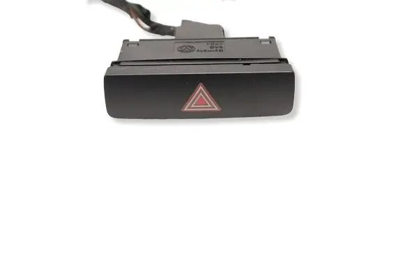 Volkswagen PASSAT B7 Hazard light switch 3AA953509A