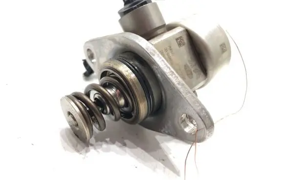 Citroen C3 Picasso Fuel injection high pressure pump 9805614880