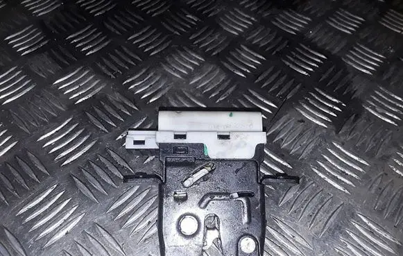 Nissan Primera Tailgate/trunk/boot lock/catch/latch