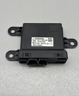 Chrysler Pacifica Gateway control module 068492545AA 10R059778