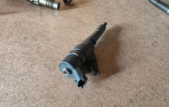 Fuel injector