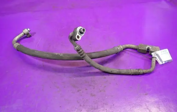 Ford Focus Air conditioning (A/C) pipe/hose 