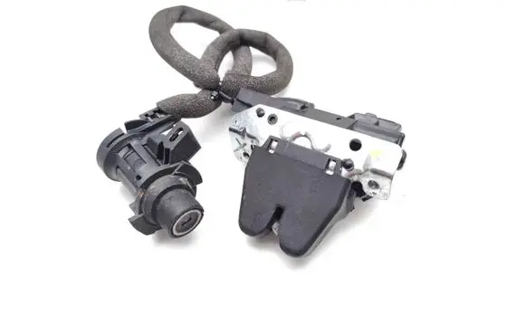 Mercedes-Benz E W212 Tailgate/trunk/boot lock/catch/latch A2047500485