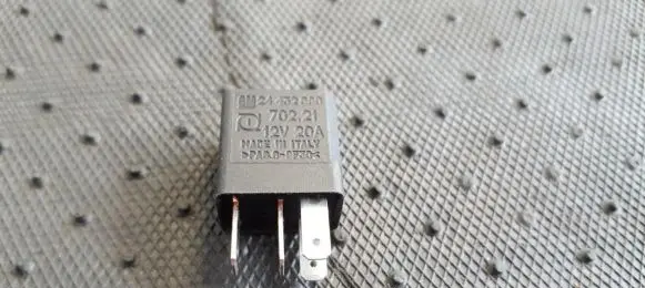 Opel Zafira A Other relay 24432680 GM24432680