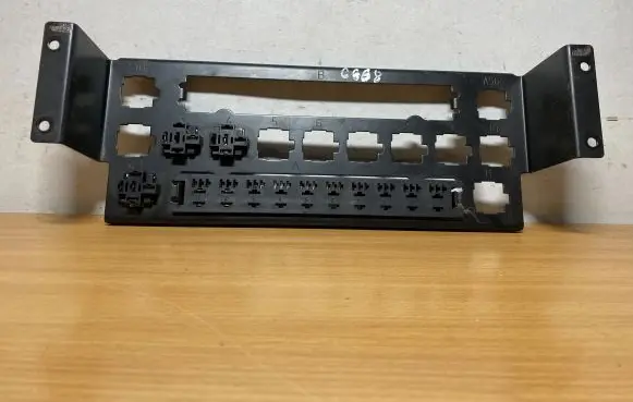 Mercedes-Benz Sprinter W906 Fuse module 9425426040 C668