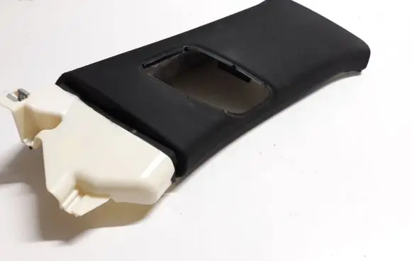 Audi Q7 4M (B) pillar trim (top) 4M0867287