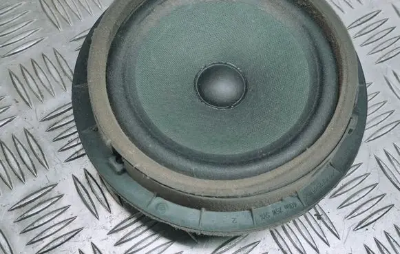Suzuki Swift II Rear door speaker F16109F