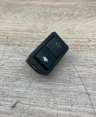 BMW 5 E39 Electric window control switch 8368974
