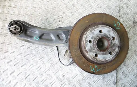 Mercedes-Benz CLA C117 X117 W117 Rear wheel hub spindle/knuckle 