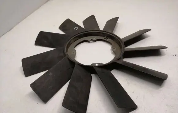 BMW 5 E39 Fan impeller 17233639