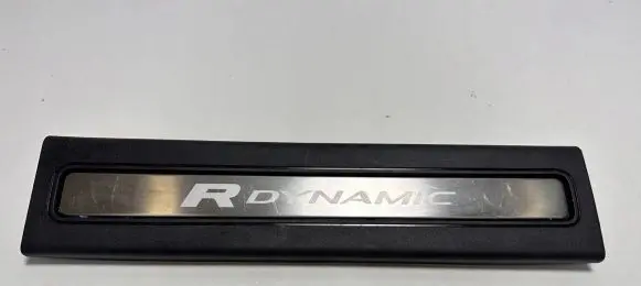 Land Rover Discovery 5 Front sill trim cover HY3213201AA LR142373 MY4213201AA
