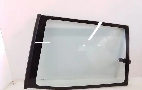 Ford Maverick Side middle window/glass 43R000016