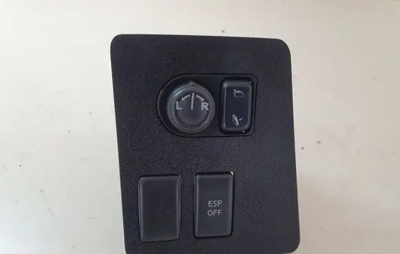 Nissan Qashqai Wing mirror switch 68485JD900