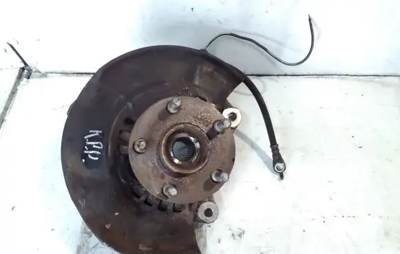 Toyota Prius (XW30) Front wheel hub spindle knuckle