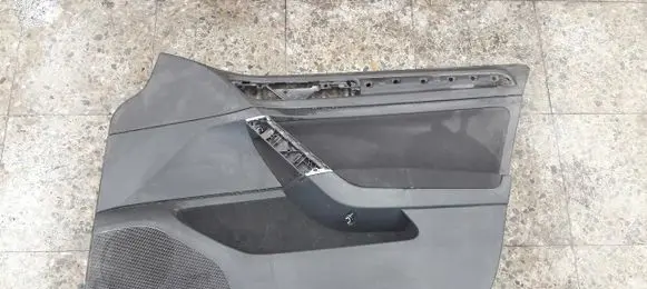 Volkswagen Golf VII Front door card panel trim