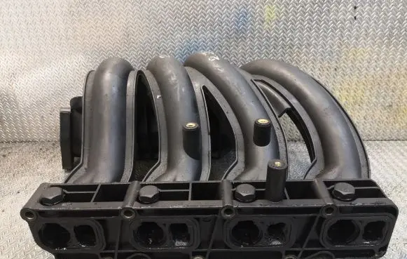 Mercedes-Benz C W203 Intake manifold 6110903537